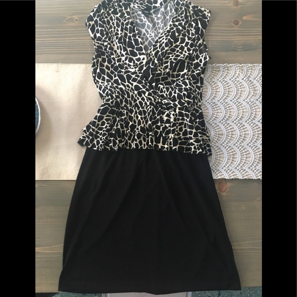 Women’s 8 work dress black & white